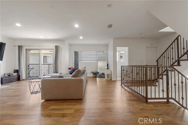 Photo - 1611 W 208th St