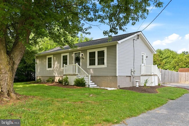 Photo - 306 Fegan Rd