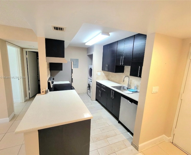 Building Photo - 210 Lakeview Dr Rental