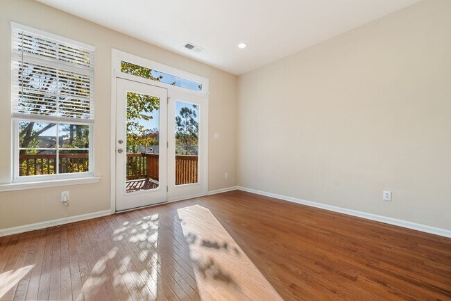 Photo - Bright and Spacious 3-Bed Home Near Homest...