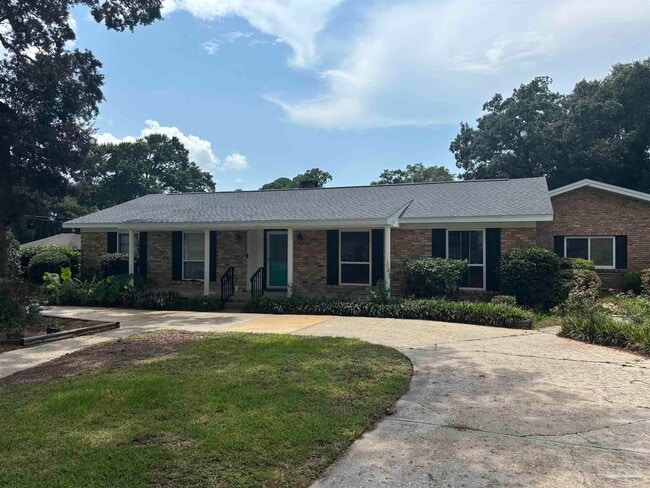 Photo - 301 Teakwood Cir