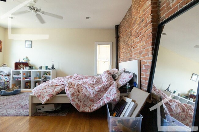 Photo - Amazing 5 bed 3 bath in Brighton.... Don't miss out!!