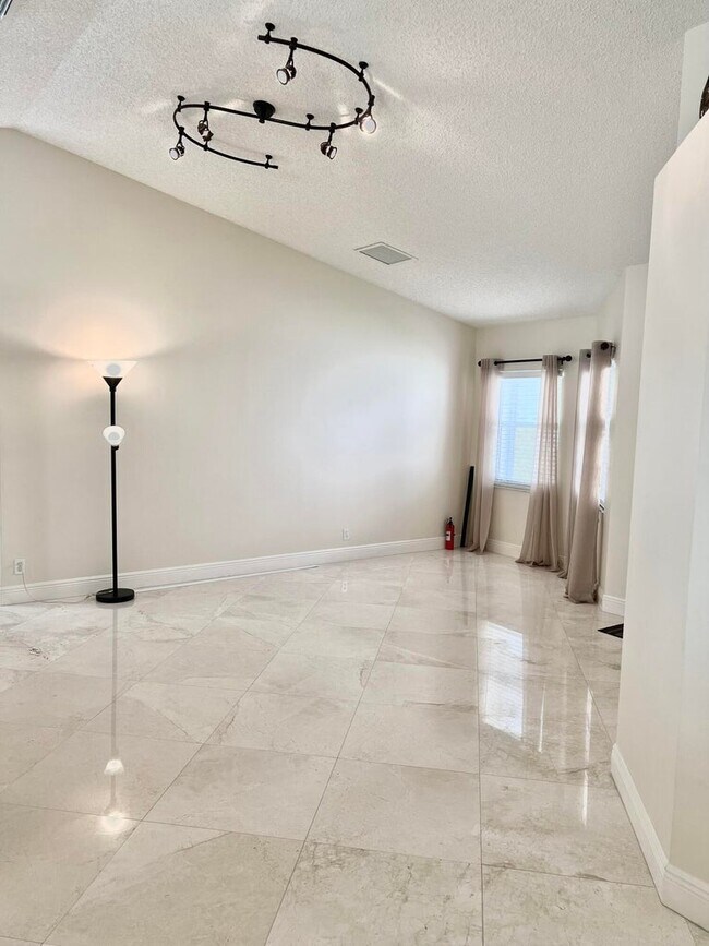 6129 Adriatic Way
