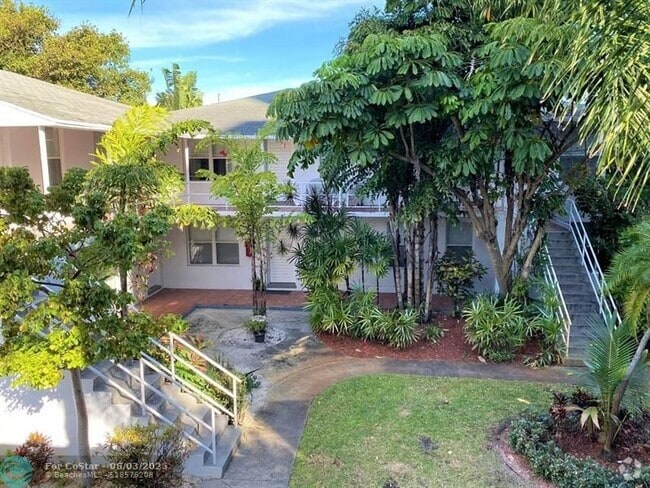 Building Photo - 306 N Lakeside Ct Unit A2 Rental