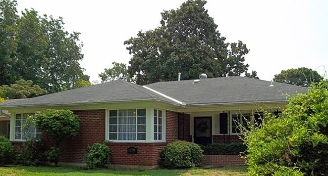 Building Photo - Mockingbird Realty 179