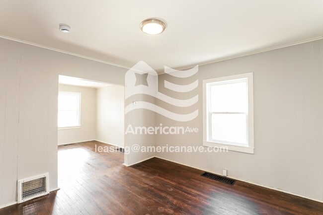 Photo - 526 Tauromee Ave