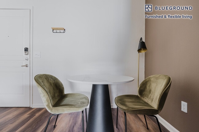 Photo - 3311 Rogers Rd Unidad FL2-ID296