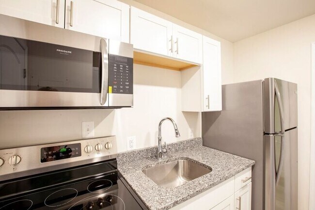 Photo - 1000 Monticello Rd Unit # 102