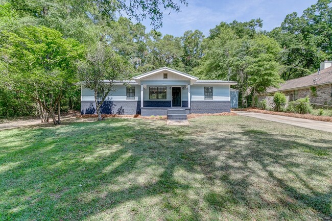 Photo - 1804 Larkwood Dr House