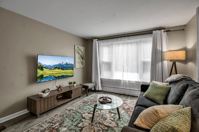 Building Photo - Furnished 1-Bedroom First-Floor Apartment Minutes from Highmark Stadium Unit 2