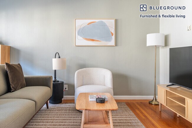 Photo - 327 Hawthorne Ave Unidad FL0-ID2114