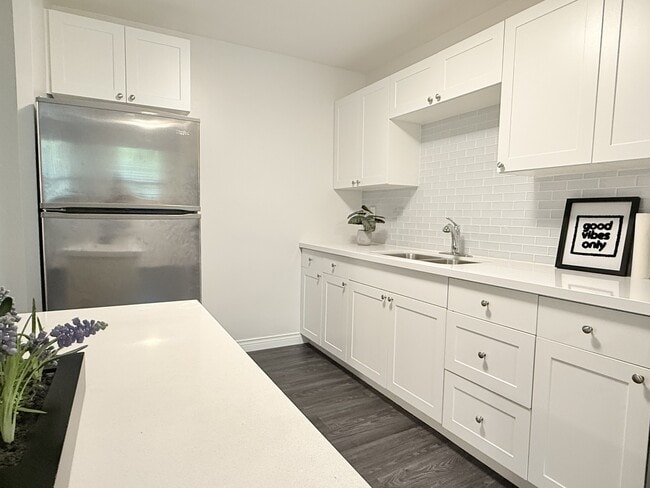 Photo - 20 Bradmon Dr Unit 109