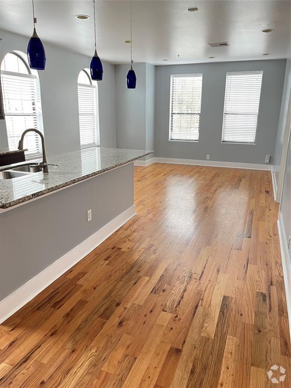 Building Photo - 315 W Clay St Unit 201 Rental