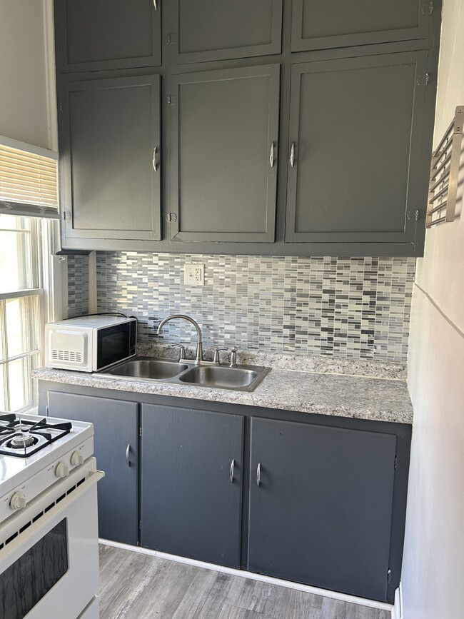 Photo - 637 Park Ave