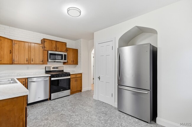 Photo - 5826 Telegraph Rd