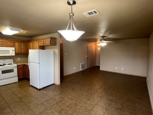 Photo - 1528 E 11th Cove