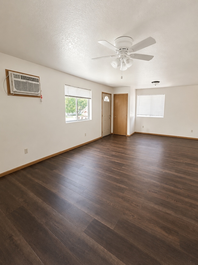 Photo - Large Upstairs 2 Bedroom in Faribault Unit MCP 1711-#3