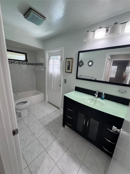Photo - 120 Annwood Rd