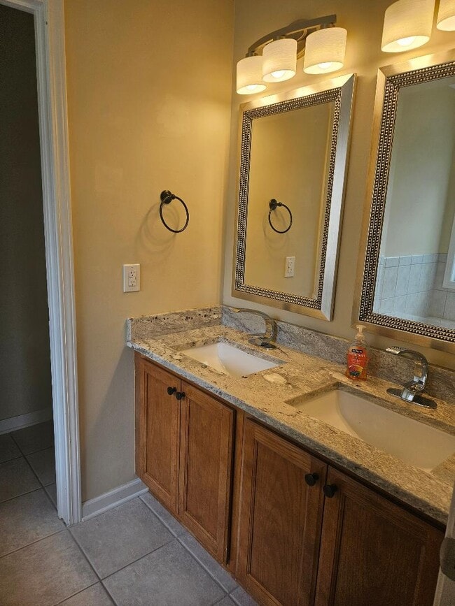 Photo - 3027 Tettenbury Dr