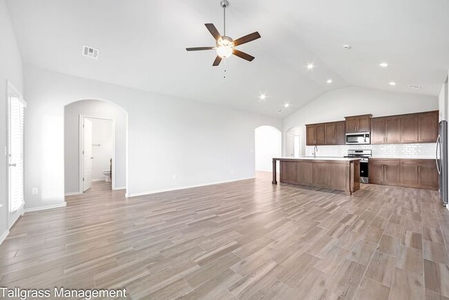 Enclave in Owasso: A Blend of Modern Luxury and Comfort - Enclave in Owasso: A Blend of Modern Luxury and Comfort