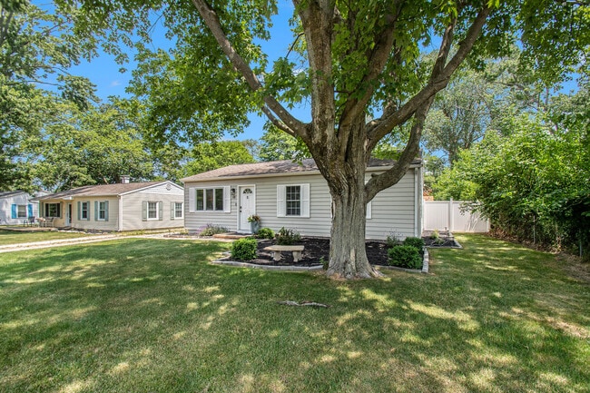 Photo - 109 N Eagle St