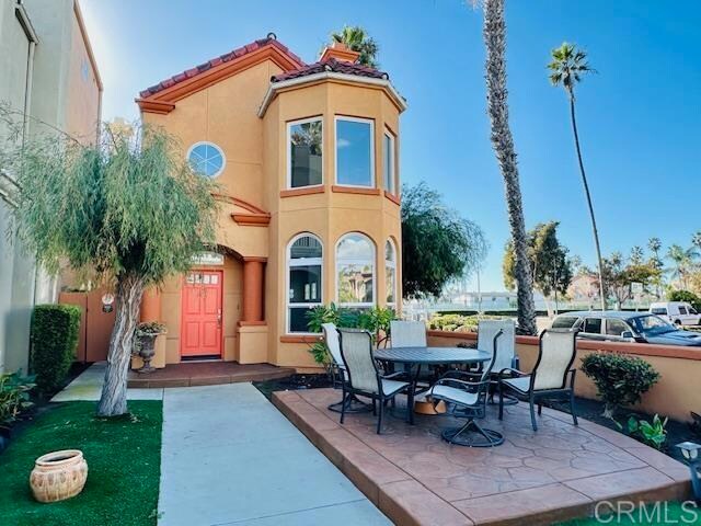 Photo - 597 N Cleveland St