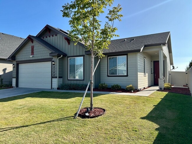 Photo - Luxury 3 Bedroom, 2 Bath Home with Granite Kitchen & Fenced Yard