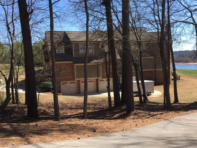 Photo - Fully Renovated Cottage with Lake Views in Gainesville