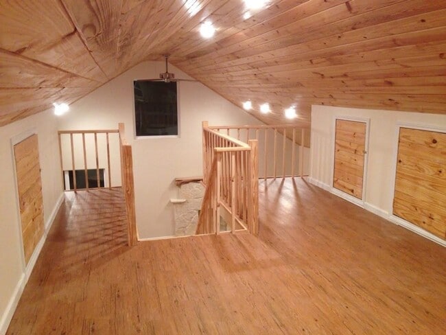 Photo - 2/2 w/ Loft - Electric Included!