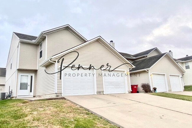 Building Photo - 201 NE Dogwood