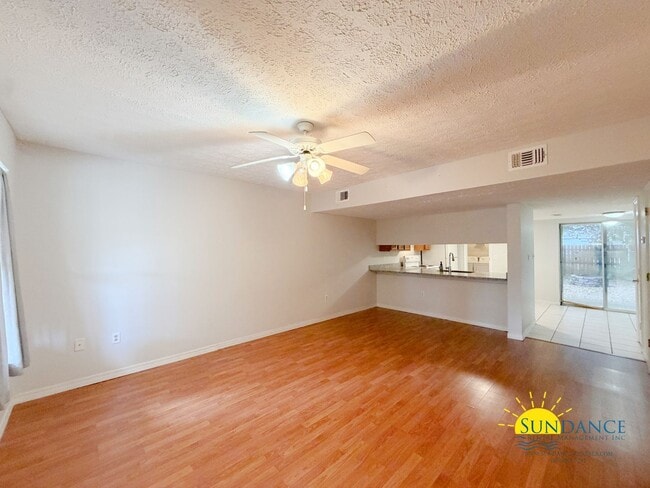Photo - Great 2 Bedroom Townhouse in Fort Walton!
