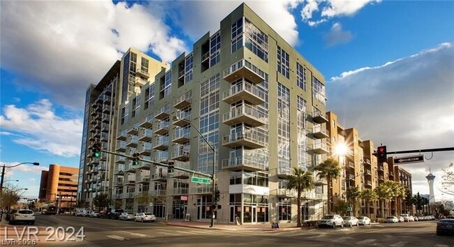 Photo - 353 E Bonneville Ave Unit 425