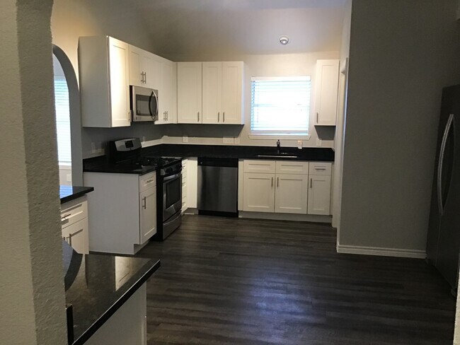 Photo - 5010 Chase Mountain Dr