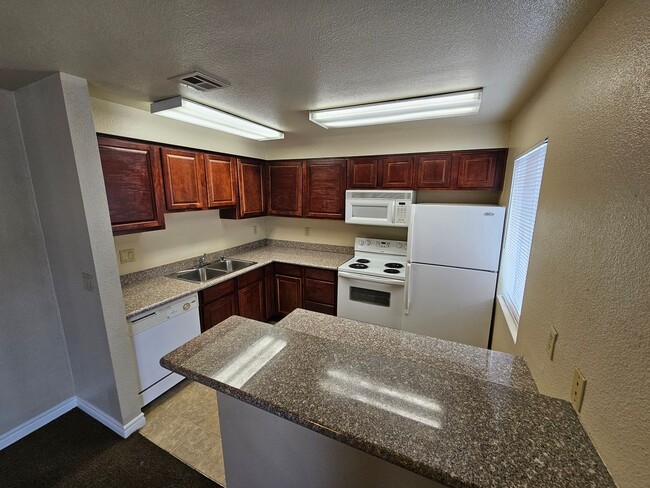Photo - 2 Bedroom Condo located at Bella Vita!!