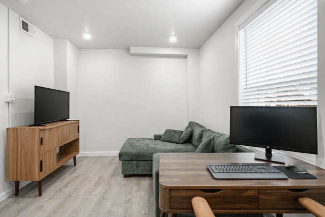 Photo - 324-326-326 Darby Rd Unidad 1R