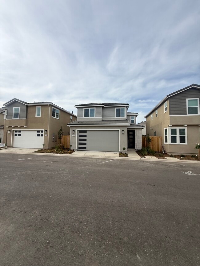 Photo - 1519 Redbrick Ln