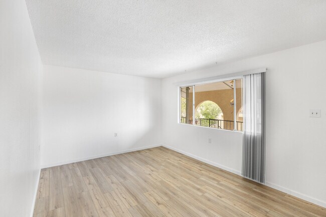 Photo - 12908 Constitution Ave NE