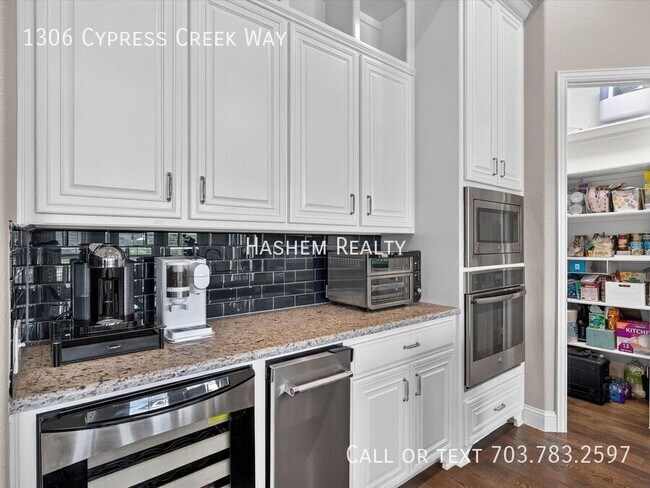 Photo - 1306 Cypress Creek Way