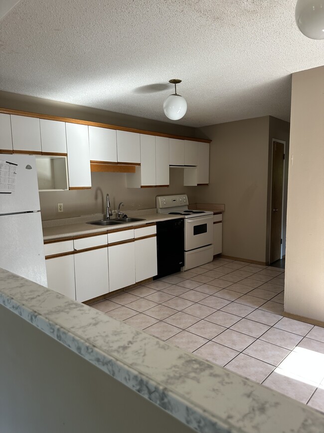Photo - 209 Thomson Ave Unit 1