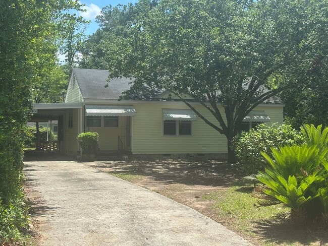 Building Photo - New Rental Available-2 Bedroom 1  Bath