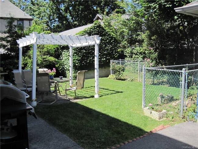 Photo - 460 Carol Pl