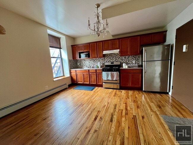 Building Photo - 2BR 1BA Split-Level Off 5th Ave in South Park Slope Greenwood Heights Border