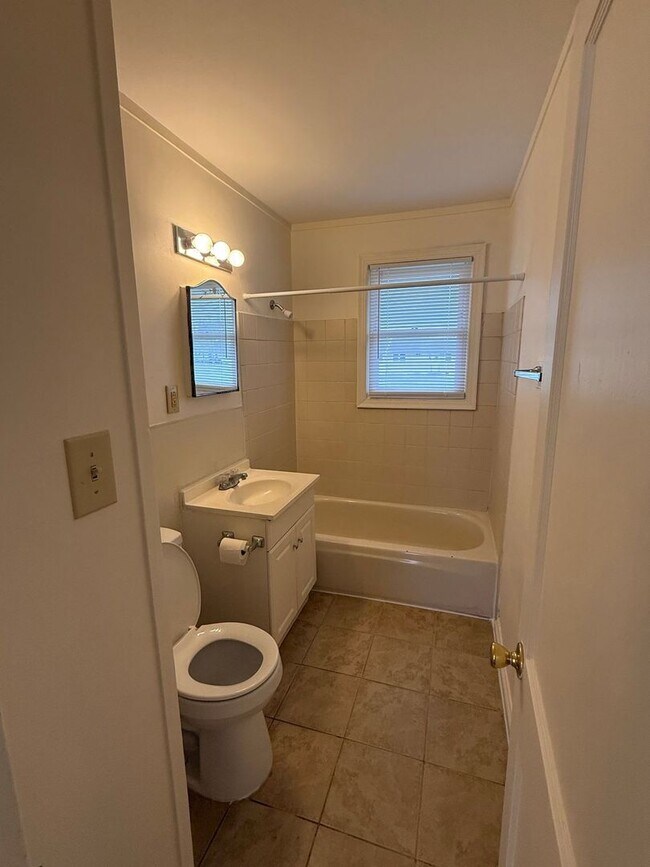 Photo - 1 bedroom, 1 bath Duplex