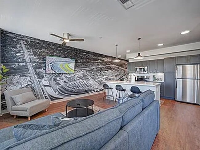 Photo - 1302 N Main St Unit 209