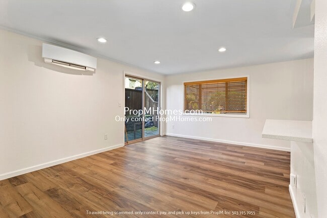 Photo - Wonderful Two Bedroom Condo In SE Portland!