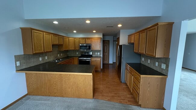 2472/2474 Millview