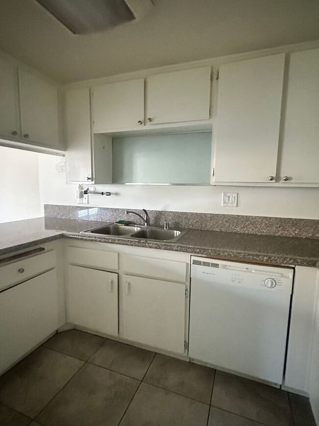 Photo - Beautiful CONDO for rent ! 1/2 OFF 1ST MONTH RENT!!