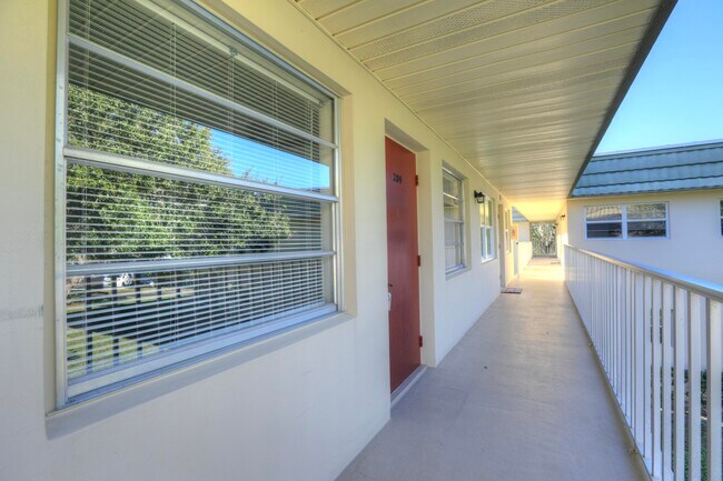 Photo - 6 Vis Gdns Trl Unit 204