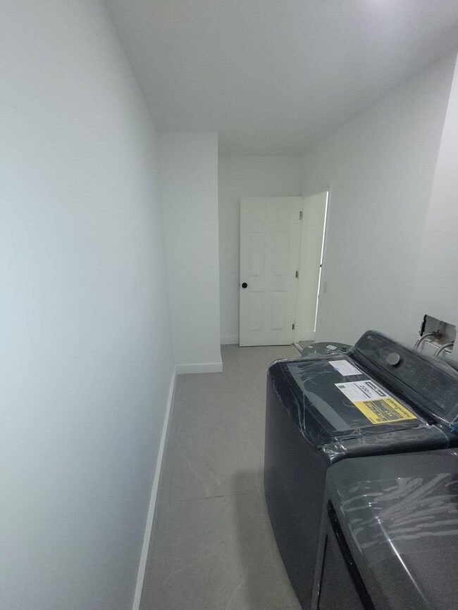 Photo - 2823 Polk St