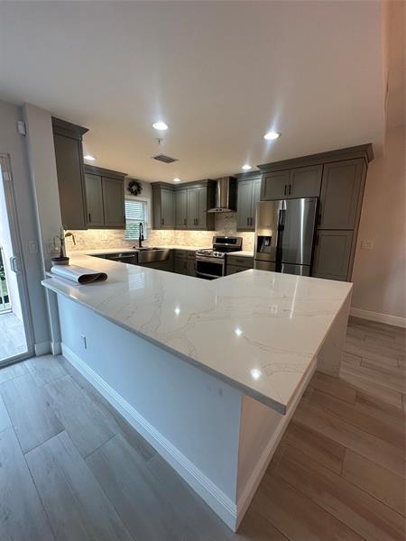 Photo - 445 NE 1st St